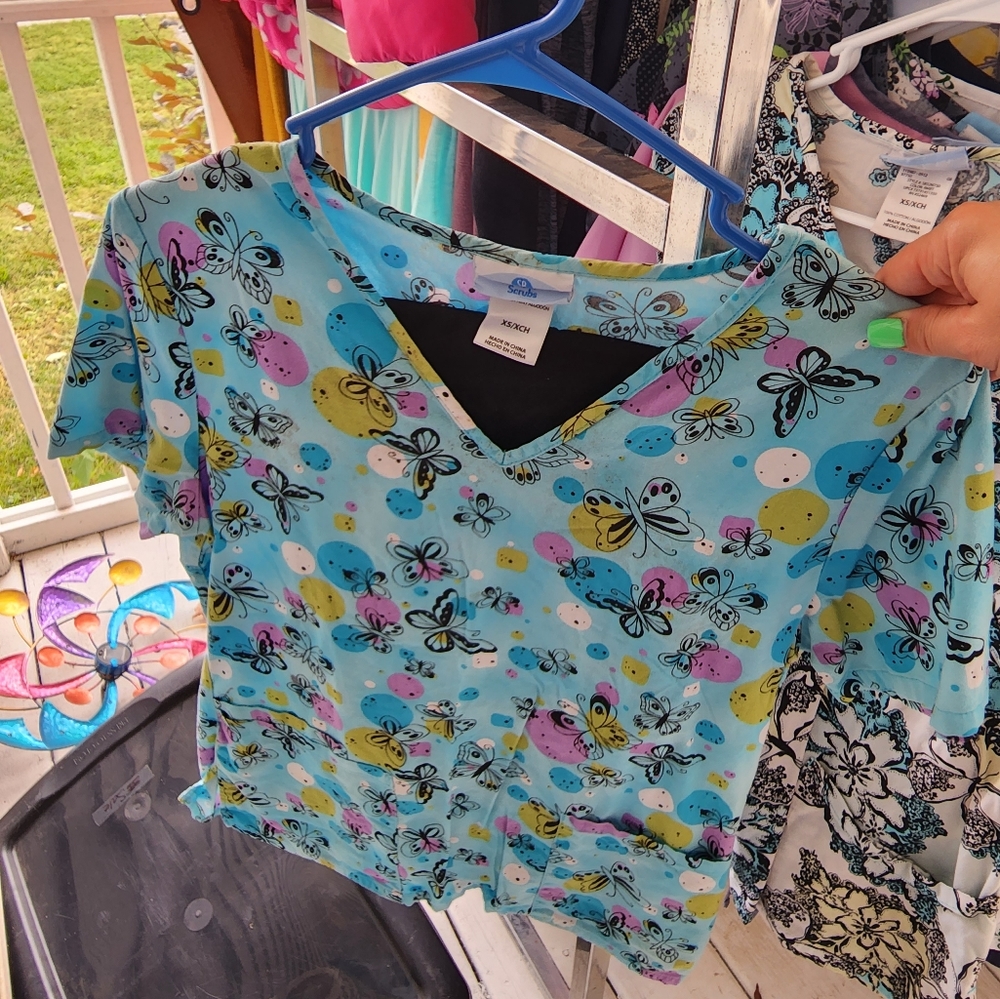 Scrub set